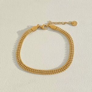Elegant Gold Bracelet